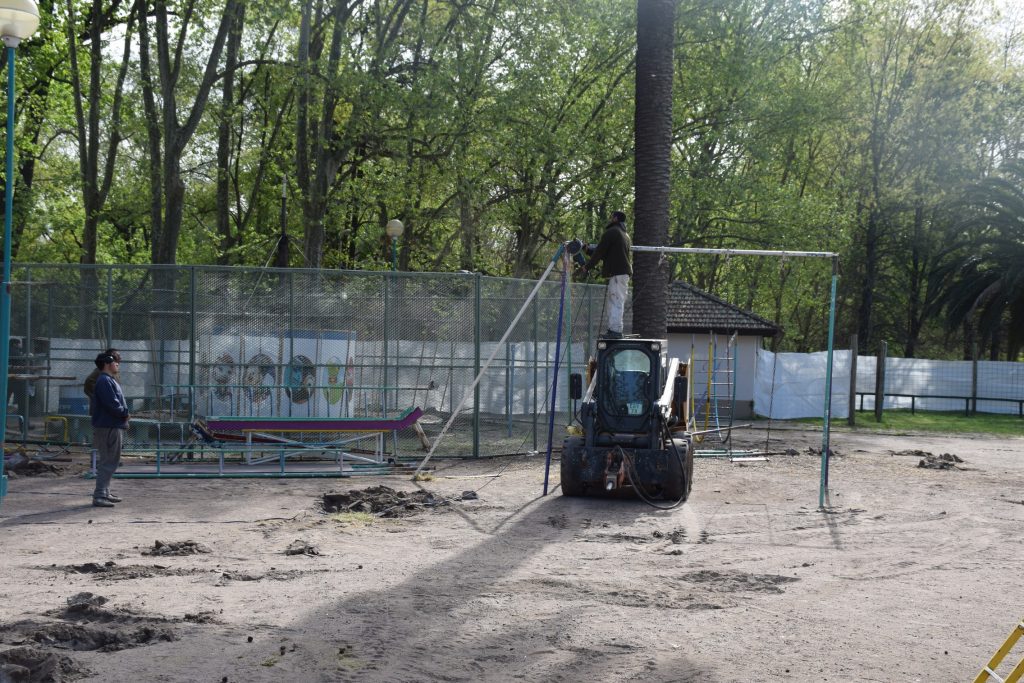 Parque Gral San Martin Ademas de obras de remodelación se reemplazan