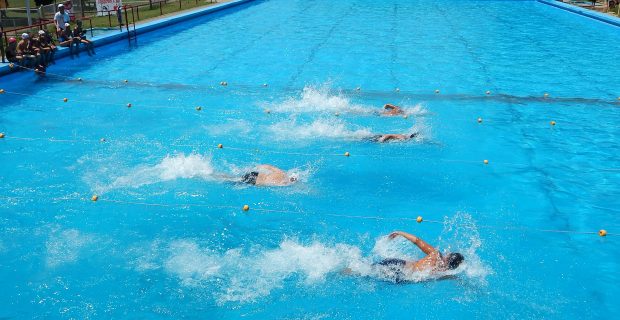 Una de las competencia de natación que se realizo este viernes en Libertad