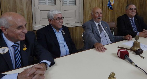 Jorge Fredes, acompañado por Carlos Zanetti y el Gobernador Valenzisi