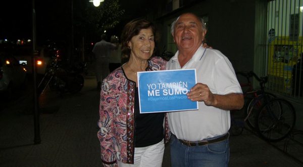 Naldo Appella y su esposa se sumaron a la campaña -foto FR 9 de Julio
