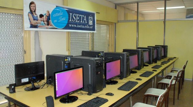 Computadoras que recibio el ISETA