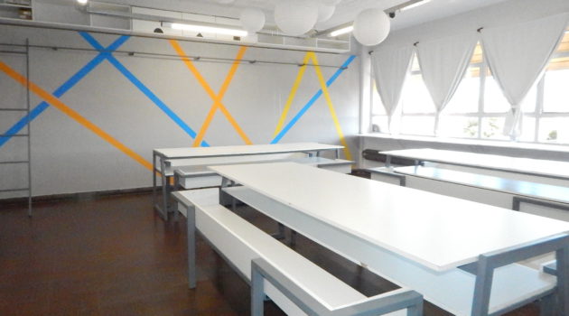 El aula luce el diseño que le aportaron los alumnos y profesores