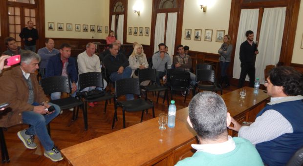 El Ministro Sarquis presidio la reunion con productores rurales de 9 de Julio