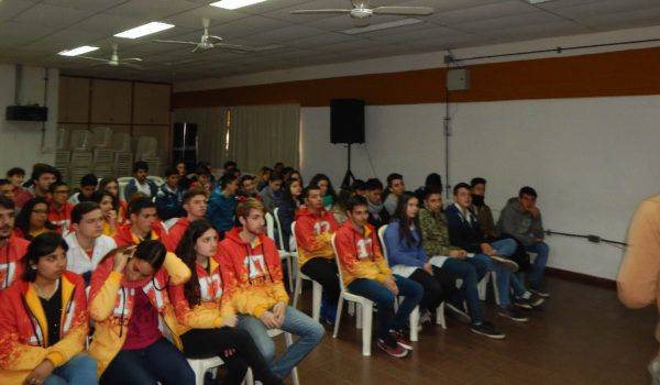 Alumnos que asistieron a la charla