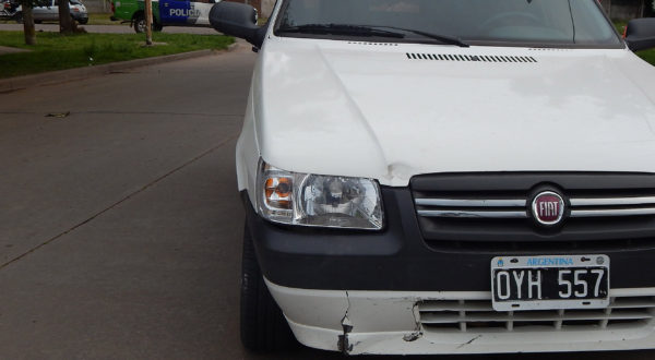 La Motocicleta impacto con la parte frontal del Fiat UNO