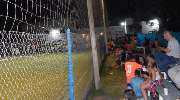 El publico acompaña cada una de las fechas del Baby Futbol del Club San Martín
