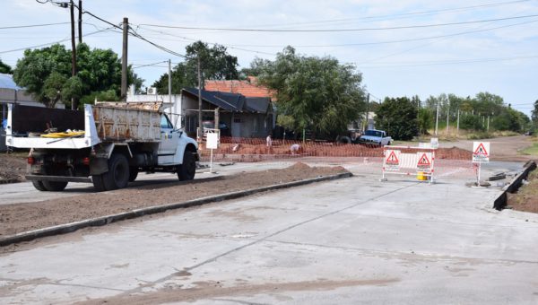 Obras de asfalto ejecutada por la CEyS Mariano Moreno