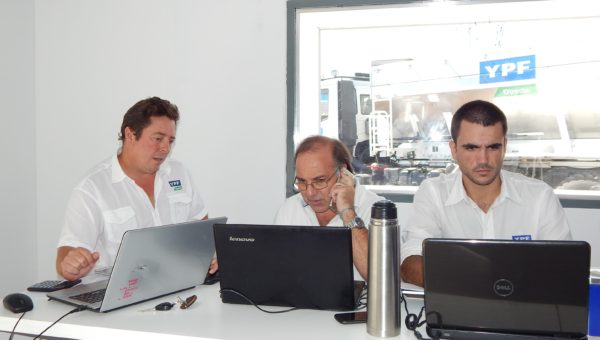 Gaston Sendoya, Ariel Fraga y Juan Dorsi del YPF Directo Guazzaroni Greco en Expoagro 2017