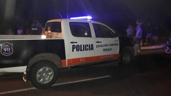 Policia Comunal de Pehuajo en el lugar del accidente – foto Noticias de Pehuajo