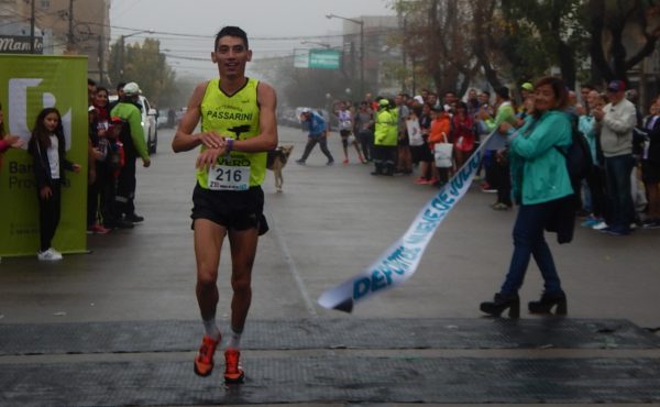 Mito Guerra es el campeon 21 K, de la 1era Media Maraton Ciudad de 9 de Julio