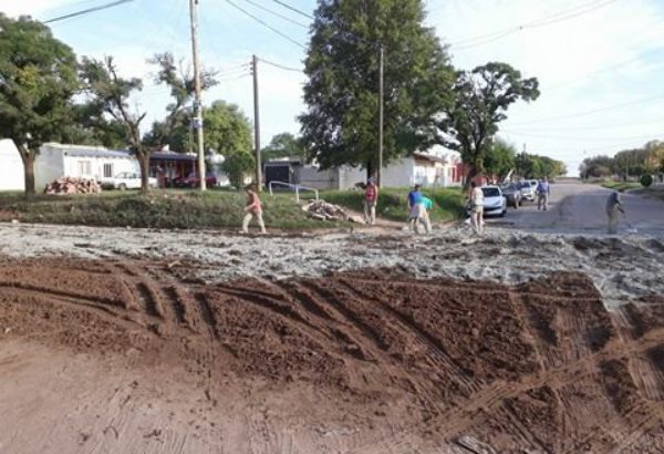 Obras de asfalto que se realiza en Dudignac