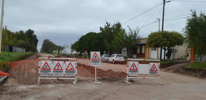 Calle 25 de mayo donde se asfaltara con hormigón y lo hace la CEyS, tal vez una de las ultimas obras asfalto de la entidad