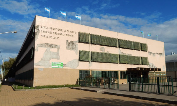 Edificio de la ex Escuela de Comercio, hoy Normal Superior y que cumple 75 años