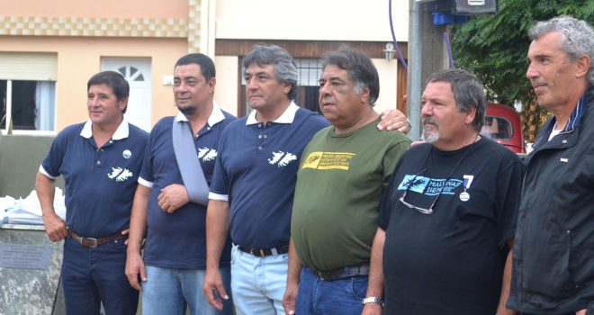 En el centro, Salgado y Gastambide ex tripulantes del ARA Gral Belgrano, junto a ellos, los ex veteranos, Villalba, Coñequir, Bozzuffi y Cristobal
