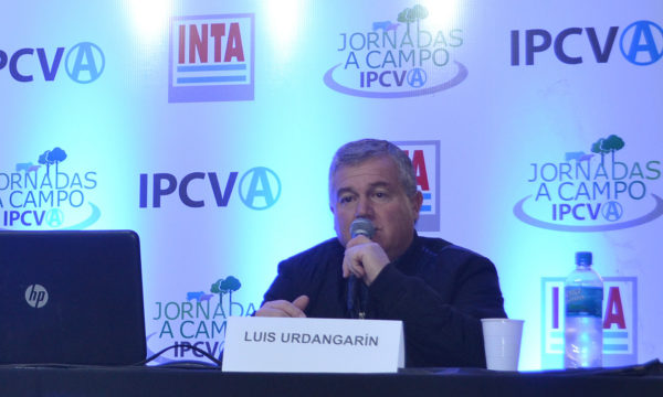 Luis Urdangarin, durante una jornada IPCVA que se realizo en mayo del  2018 en su establecimiento