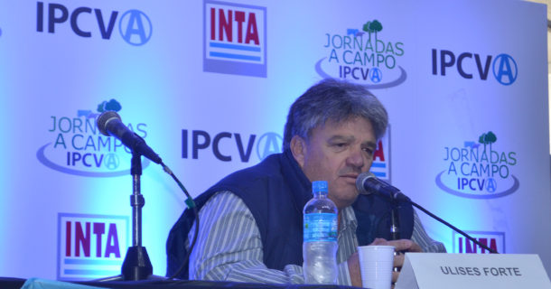 Ulises Forte presidente del IPCVA, durante sus conceptos en Carlos Tejedor