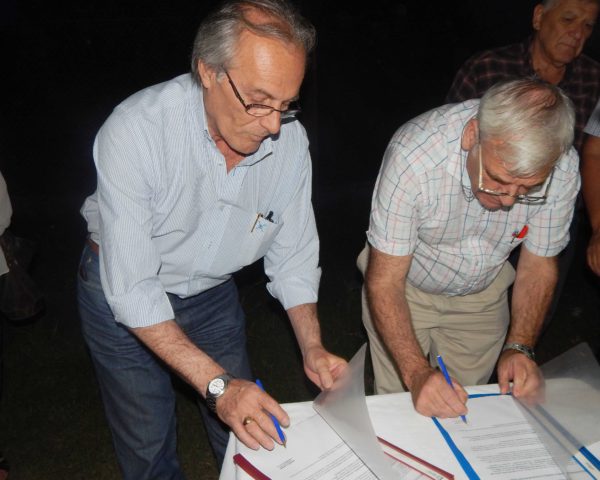 En Av Alte Brown tras dejar luces led inaugurada Malondra y Battistella firmaban el convenio, en noviembre del 2015 para la realizacion de la obra