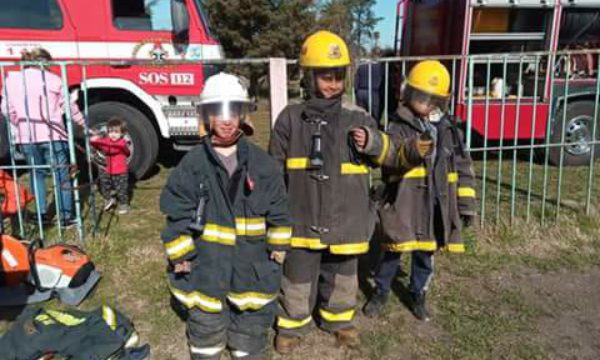 En Dudignac los niños tambien fueron bomberos por un dia