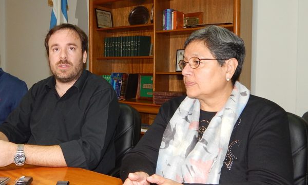 Stella Campodonico junto al presidente de la CEyS, Matias Losinno