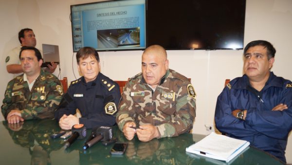 Autoridades policiales del CPR y de Policia Comunal de Chivilcoy en conferencia de prensa