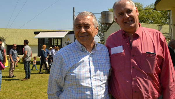 Durante la exposición rural de  9 de Julio, Jorge Medica junto al presidente de Cámara de Comercio, Dario Santini