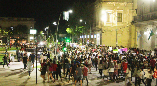 La movilización rodeando la Plaza 25 de Mayo de Junin