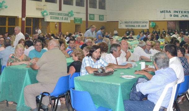 500 personas fueron parte de la cena de Camioneros en el Benita Arias