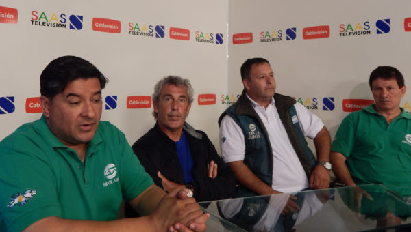 Carlos Rodriguez Secretario normalizador de Smata Junin, junto a Guillermo Cristobal y demas integrantes del gremio mecanico