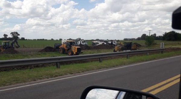 Maquinas viales ya preparando el terreno para el paso de la autovia