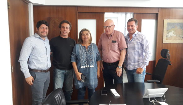 Patricia Gutierrez junto a integranes de Usuarios Viales, entre ellos Julio Mascheroni