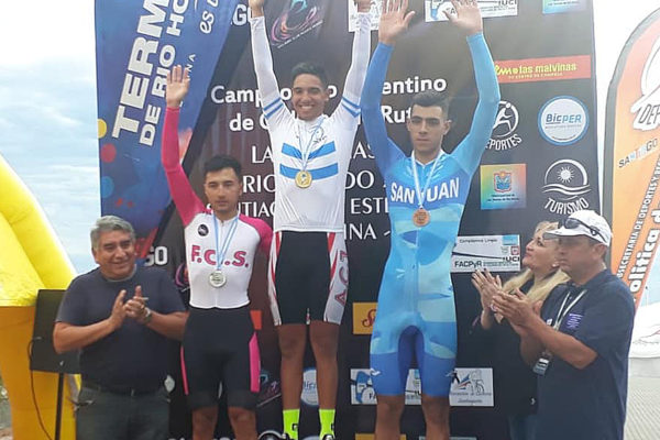 Agustin Martinez una vez en lo mas alto del ciclismo argentino