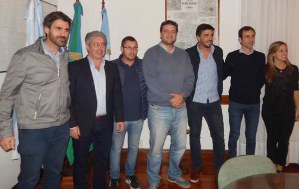 En el Despacho Municipal, Fiorini, Martinez, Vivani, Barroso, Petrecca, Gali y Richini