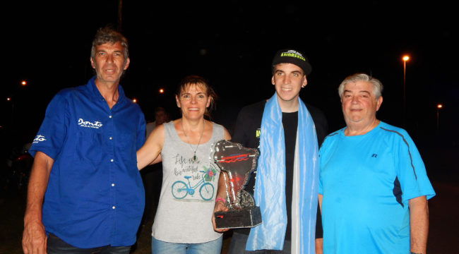 Luca Pastorino junto a sus padres Carla, Juan y Novas uno de los que acompaño este desafio