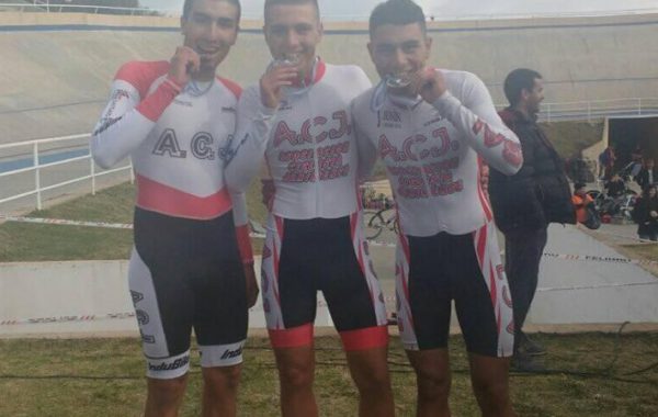 Corro, Dundic y Paz celebrando el segundo lugar en San Luis