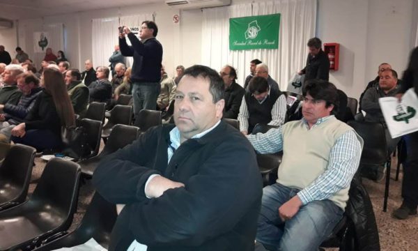 Enrique Merlo asistio al Simposio de Caminos Rurales en Rauch