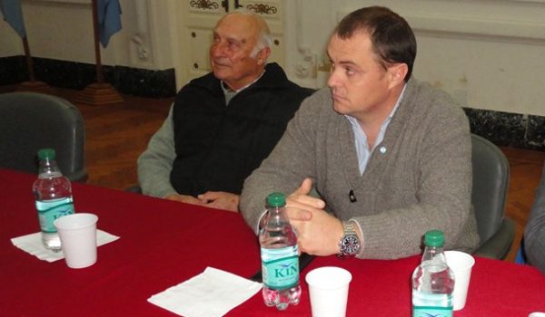 Martin Cabrera y Jorge Girarde de la empresa Yomel durante su exposición