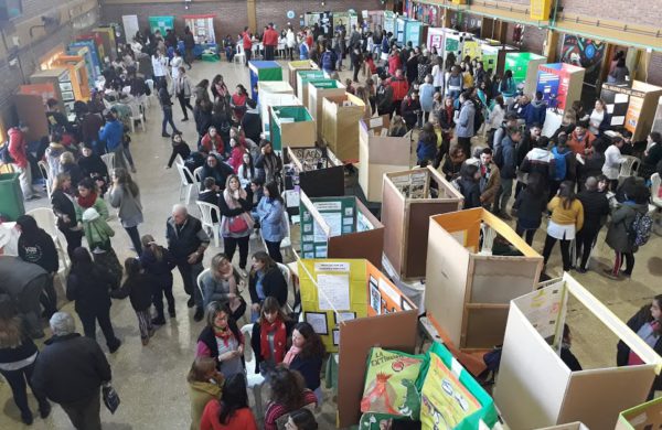 En la 10 ma edicion de la Feria de Ciencias y Tecnologias se presentaron 49 proyectos