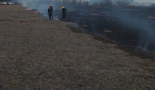 Incendio que se produjo en un estableciento rural en cercanias de Dudignac
