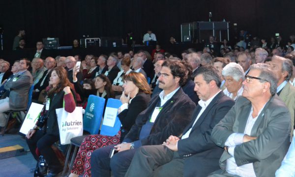 Ministros de produccion de Cordoba, La Pampa, Buenos Aires y Santa Fe durante la apertura del Congreso de Aapresid