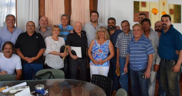 Referentes del Sindicato Municipal y de la Federacion junto al Intendente Mariano Barroso