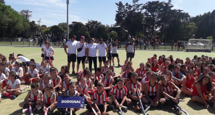 Contingente del Hockey de Dudignac que participo de un torneo provincial en Mar del Plata en diciembre del 2019