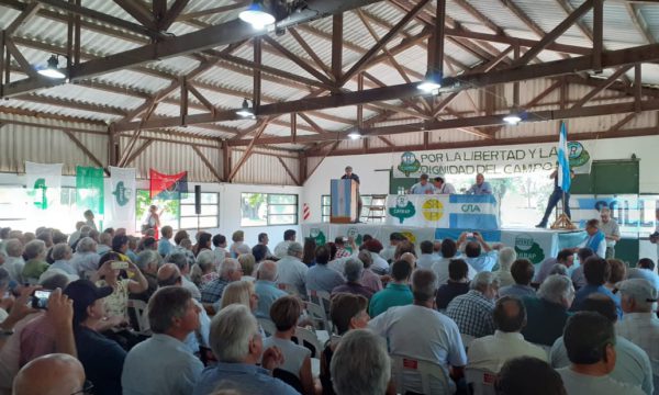 Asamblea de productores rurales en Pergamino