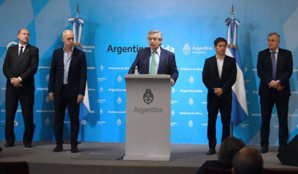 El presidente Alberto Fernandez este jueves al dar a conocer la medida sobre la cuarentena en Argentina