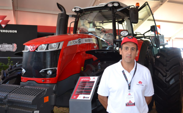 Juan Pablo Boufflet de la concesionaria Pillmayquen de Boufflet hnos.  parte de la red Massey Ferguson Massey Ferguson