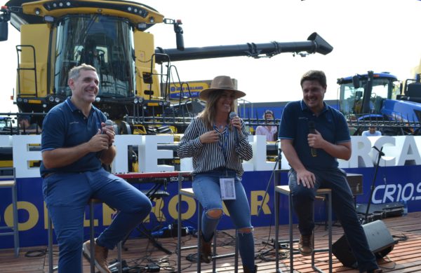 Tronchoni, Soledad Pastoruti y Giustetti