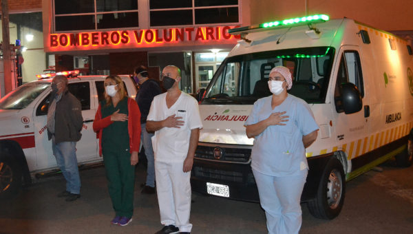 Personal de Salud que junto a policias, voluntarios y personal de transito fueron reconocidos