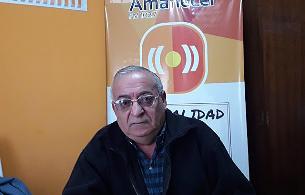 Nestor Marquez en estudios de Radio Amanecer