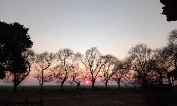 Humo en un establecimiento rural en Lincoln