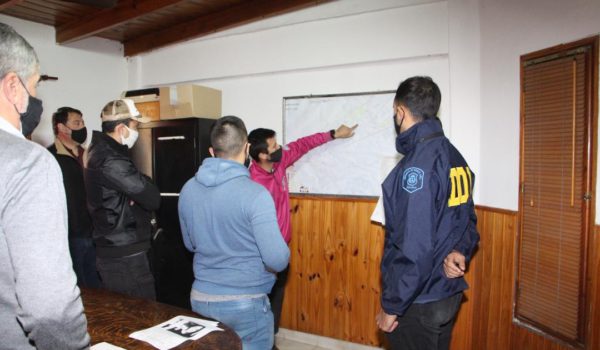 Efectivos de la policia juninense evaluando el trabajo de busqueda – foto LV