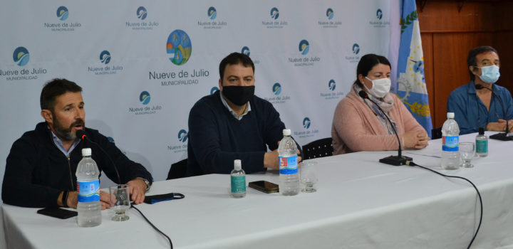 Mignes, Barroso, Pirotta y Zapata durante la conferencia de prensa